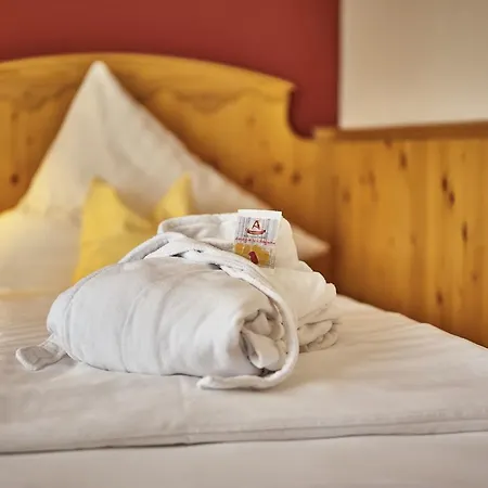 Wander- Und Aktivhotel Adam Braeu 4*