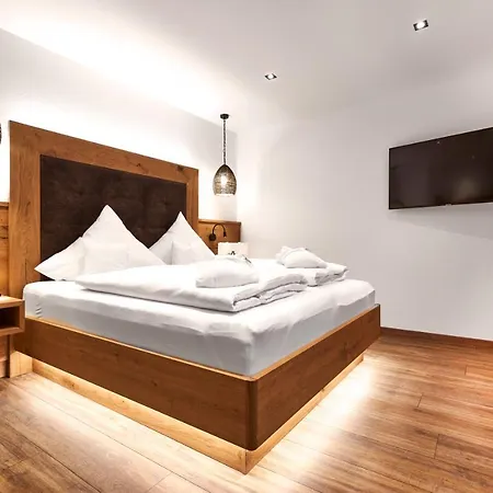 Wander- Und Aktivhotel Adam Braeu 4*