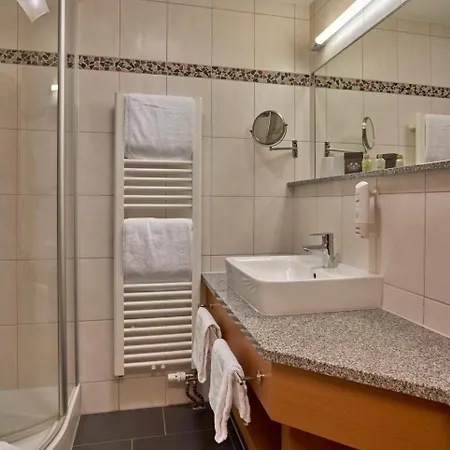 Wellness- Und Bierhotel Adam Braeu فندق