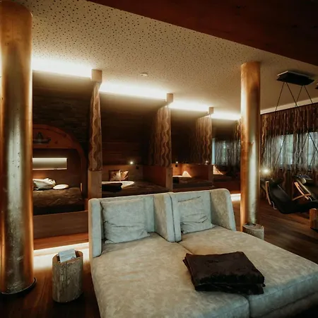 Hotel Wellness- Und Bierhotel Adam Braeu 4*