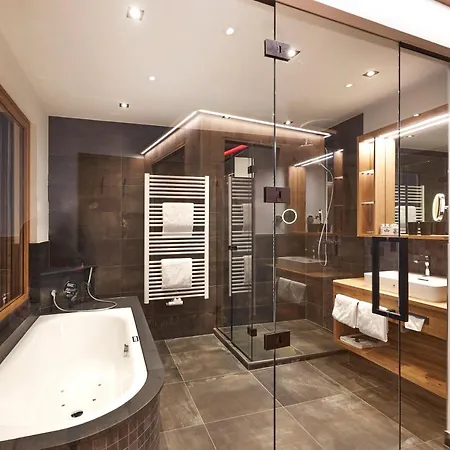 Wellness- Und Bierhotel Adam Braeu فندق