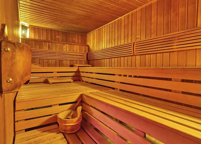 Hotel Wellness- Und Bierhotel Adam Braeu 4*